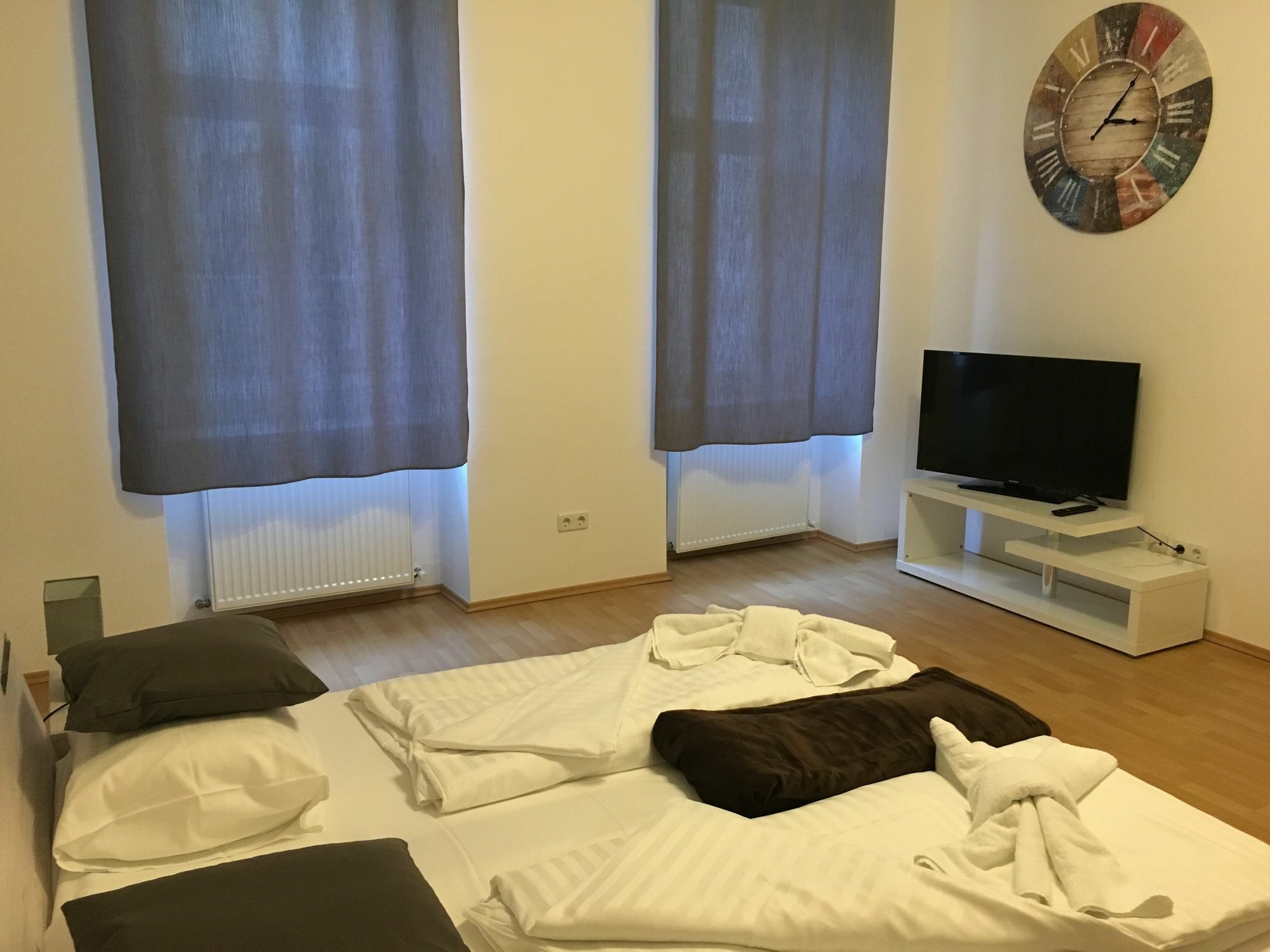 Holiday Vienna Apartments Екстер'єр фото