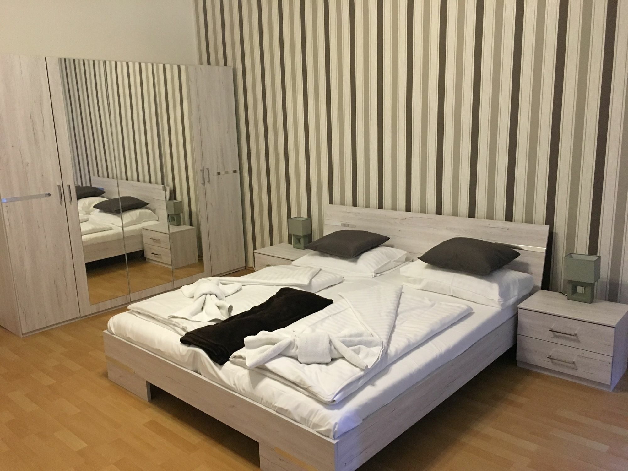 Holiday Vienna Apartments Екстер'єр фото